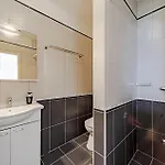 Apartment Gorgeous In Karbuni With Wifi Potirna