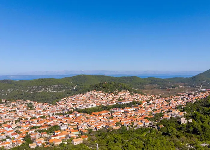 Gorgeous In Karbuni With Wifi Potirna