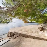 Apartment Gorgeous In Karbuni With Wifi