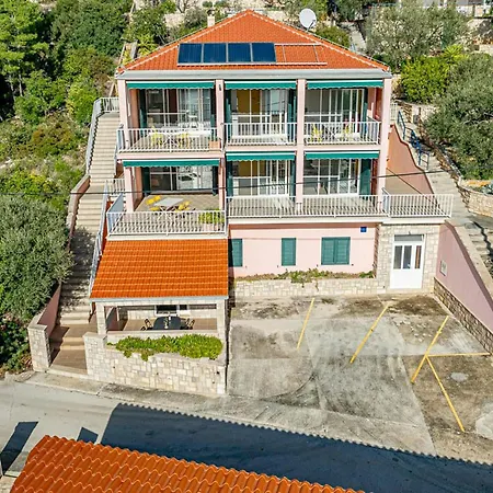 Gorgeous In Karbuni With Wifi 公寓 Potirna