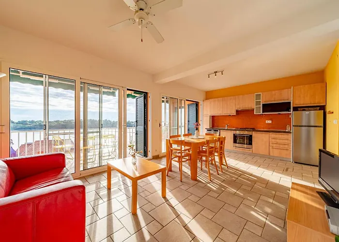 Gorgeous In Karbuni With Wifi *