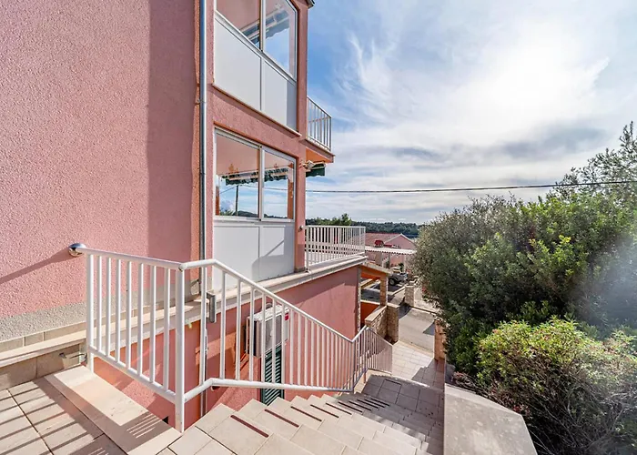 Gorgeous In Karbuni With Wifi