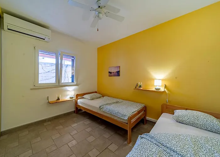 Gorgeous In Karbuni With Wifi Potirna