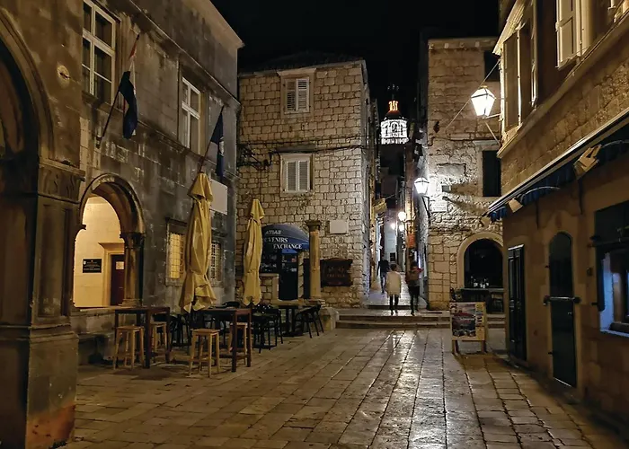 Gorgeous In Karbuni With Wifi Potirna